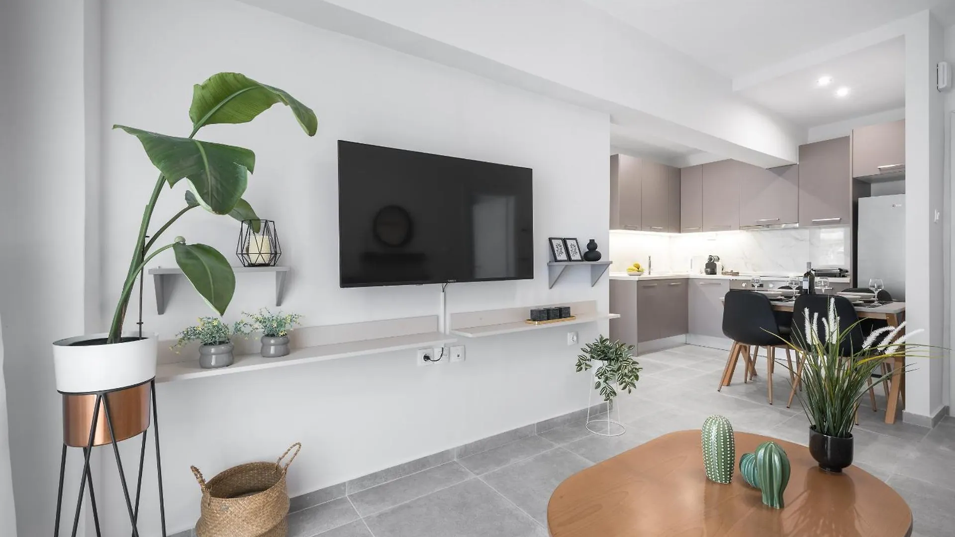 Damon'S Apartment - 2 Bedrooms Salonic